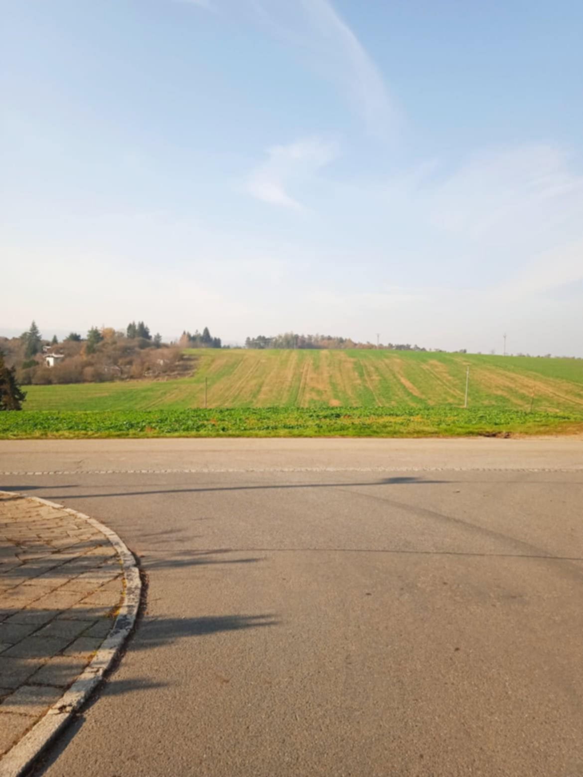 Nabízíme k prodeji atraktivní pozemek, na kterém je již schválená výstavba!