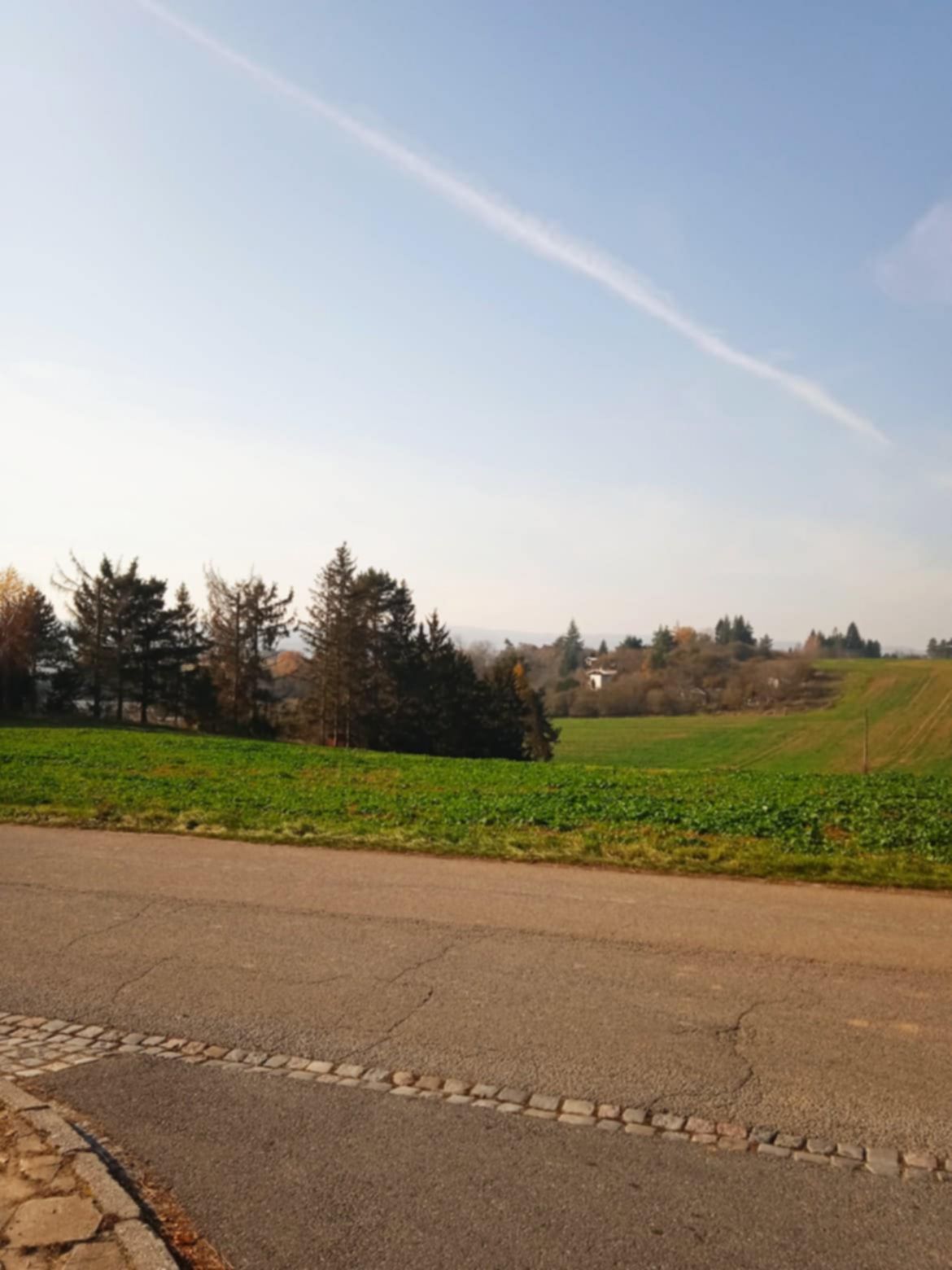 Nabízíme k prodeji atraktivní pozemek, na kterém je již schválená výstavba!