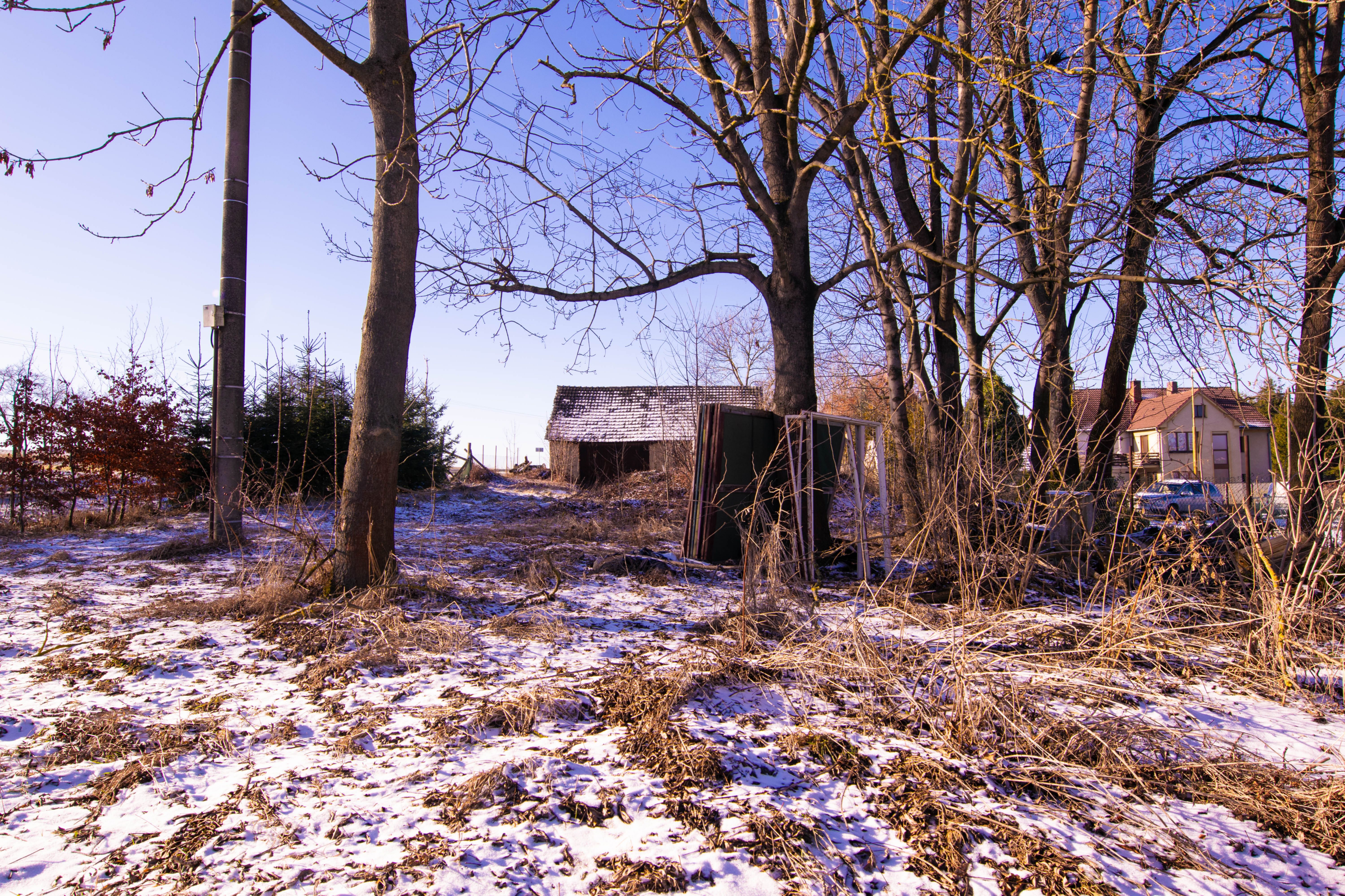 S výhradním svolením majitele Vám přinášíme příležitost stát se vlastníkem hospodářského stavení s obrovským potenciálem pro budoucí využití. Tato nemovitost se nachází v klidné lokalitě Dolní Kralovice, v okresu Benešov a nabízí kombinaci komfortu venkovského života  s možnostmi, které uspokojí i ty nejnáročnější představy.
