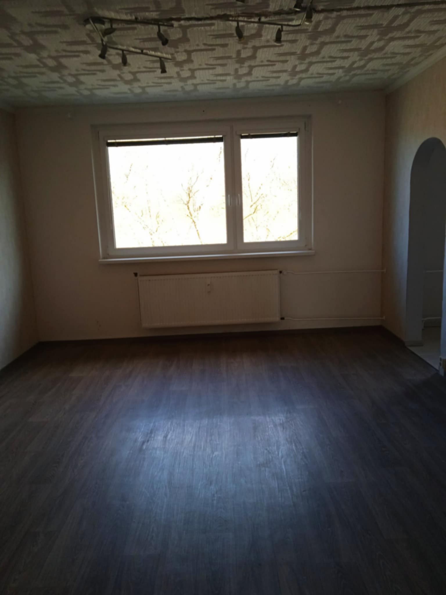 Nabízíme k prodeji světlý a prostorný byt 3+1 v udržovaném panelovém domě. Byt se nachází v klidné oblasti Maletína s dobrou dostupností do centra města  a veškerou občanskou vybaveností v dosahu.