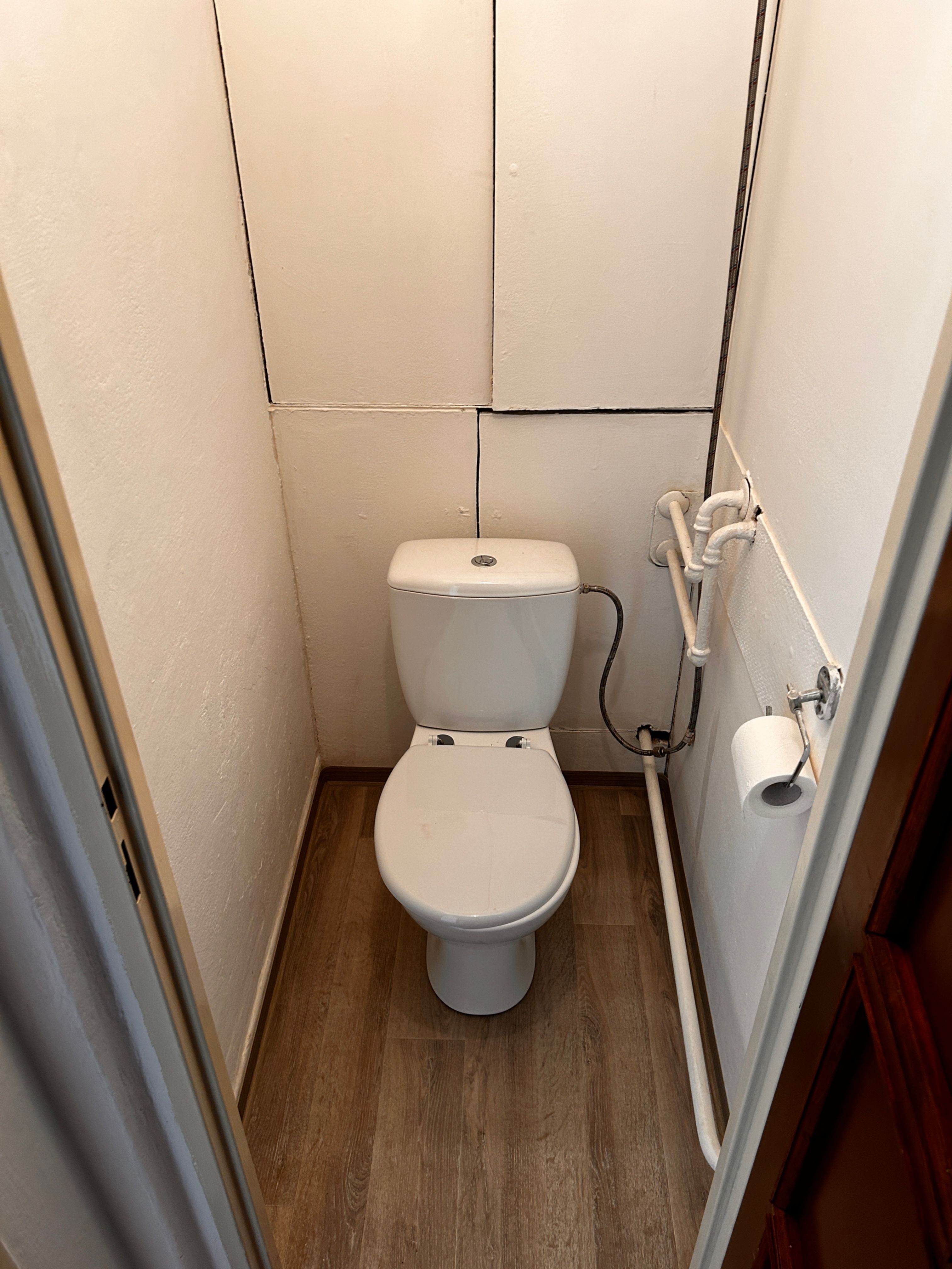 Kompletně zrekonstruovaný slunný byt 3+1 s balkonem a nízkými provozními náklady v klidné obci Kamenná, s výbornou dostupností do Zábřehu, Šumperka a Mohelnice.